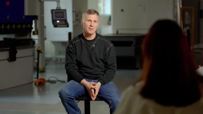 Metalo staklių apdirbimo profesijos mokytojas Ramūnas Survila